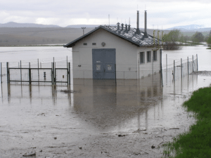 Zatopená regulačná stanica v obci Uzovská Panica v r.2010