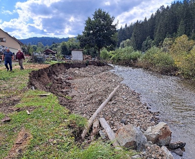 Ľavobrežná nátrž na toku Predmieranka po septembrovej povodni 2024.
