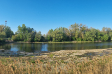 štrková lavica Klátovské rameno; Trhová Hradská